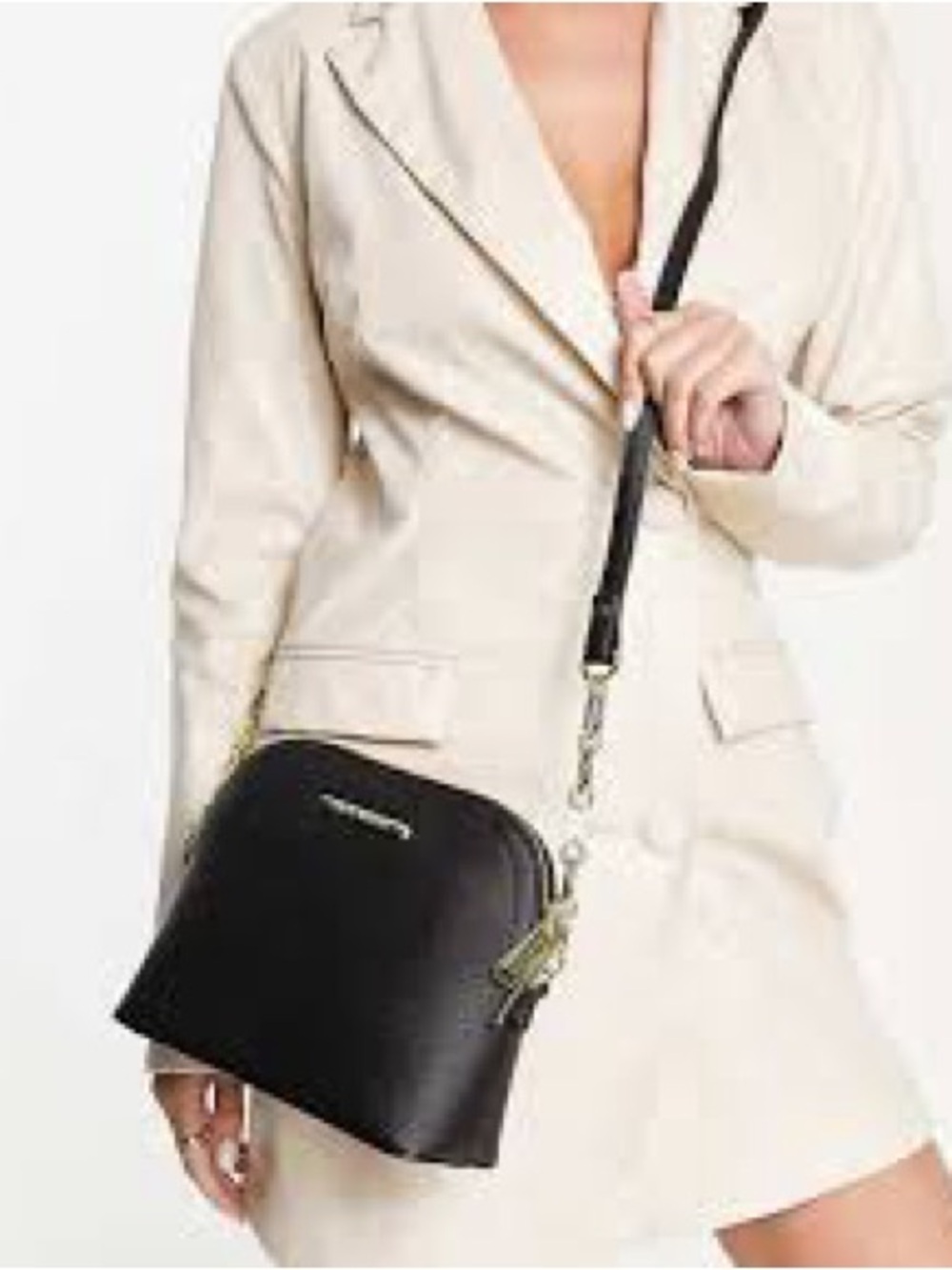 Steve Madden Black Crossbody Bag With Gold  Chain Accents - Picture 3 of 12